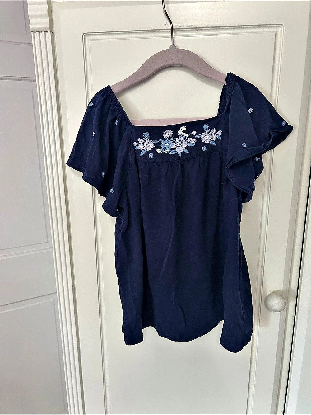 Gap Embroidered Floral Blouse in Blue Size Medium Like New